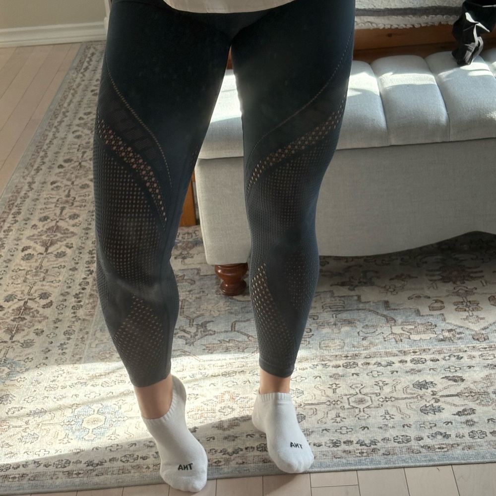 LULULEMON SPECIAL EDITION REVEAL LEGGINGS
